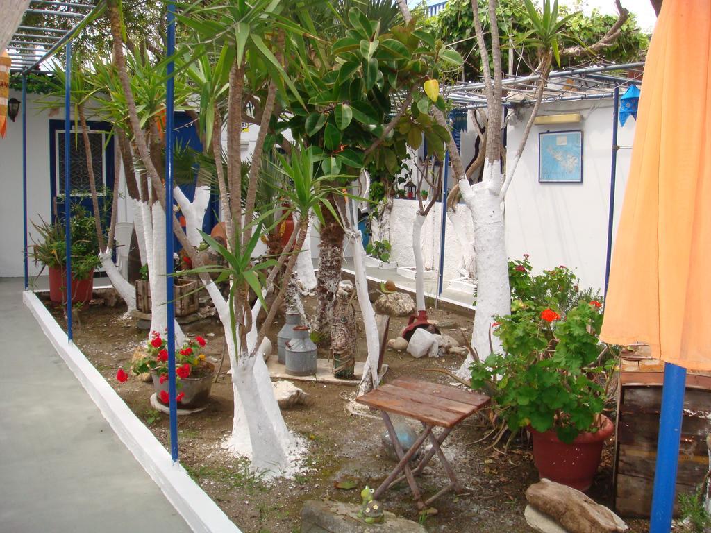 Boussetil Rooms Capanmat Tínos Exterior foto