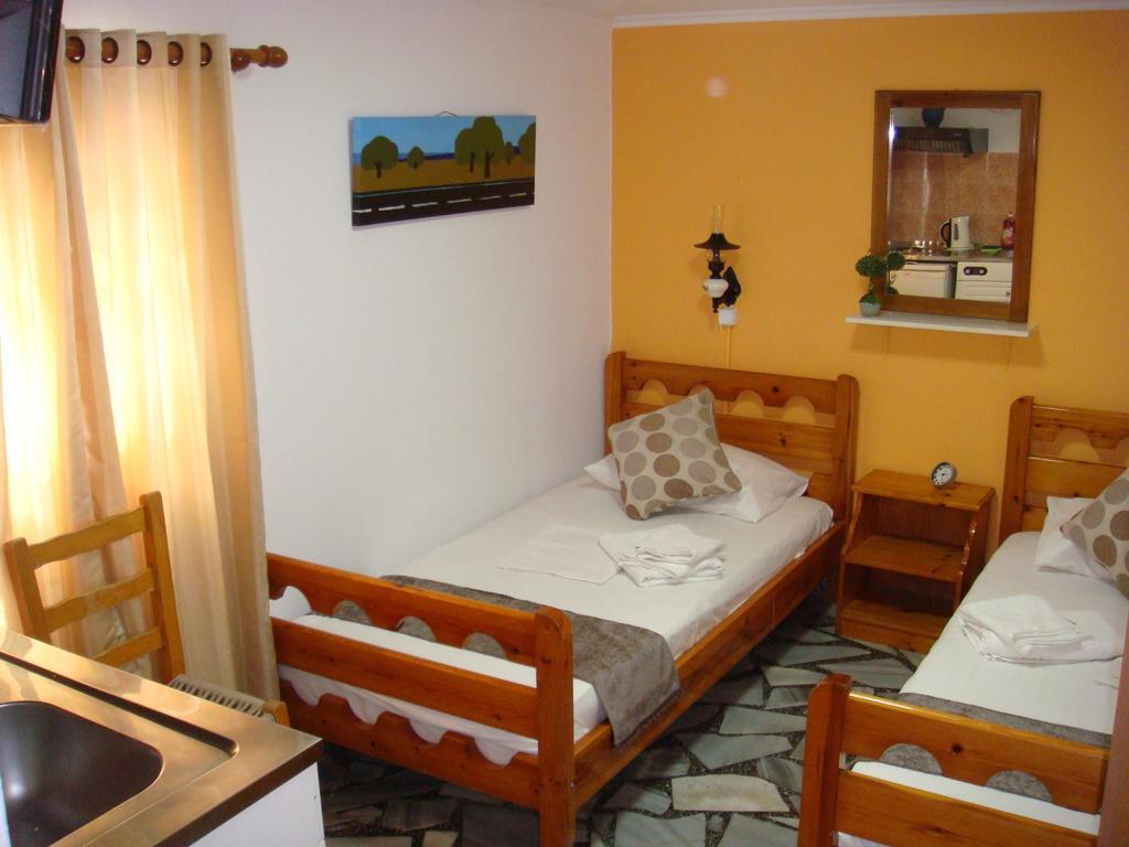 Boussetil Rooms Capanmat Tínos Exterior foto